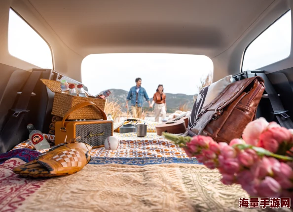 软卧车厢里的故事：边途旅行的芬芳与车窗外美丽风景的唤醒