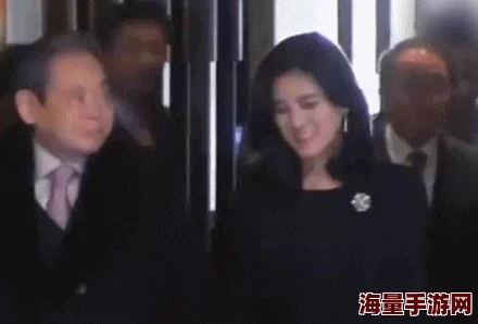 黑料杂谈今日黑料：某知名明星被曝与神秘富豪秘密约会，背后真相引发网友热议！