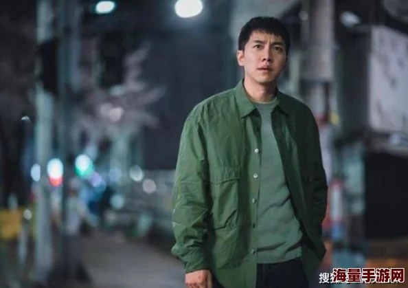 红桃视颏：传闻某位明星与神秘富豪恋情曝光，背后隐藏的故事引发网友热议！