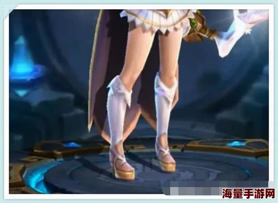 王者姬小满脚上的袜子是红色的，传闻她与神秘男友约会时曾被拍到，网友纷纷猜测恋情真相！
