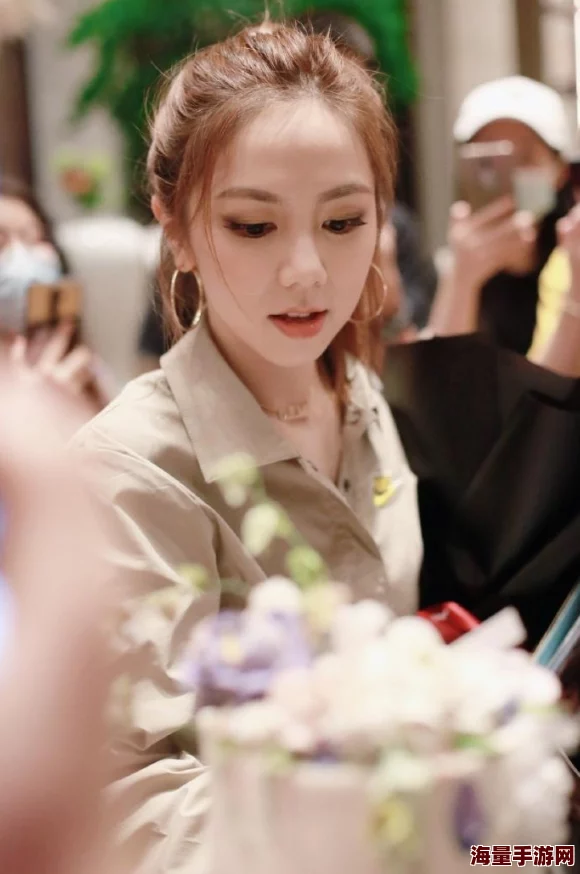 反差婊吃瓜免费合集万里长征，网友热议：情节跌宕起伏，真是太精彩了！
