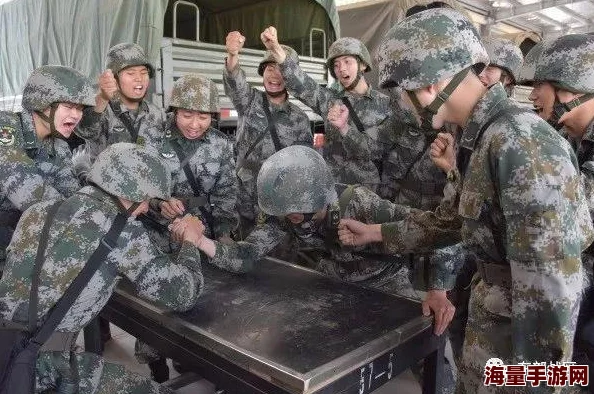 班长给我看她 摸她奶，结果让我大吃一惊，她的反应竟然如此出乎意料，让我感到无比尴尬和困惑