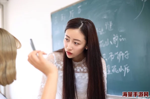 美女床上诱惑视频引发热议，网友惊呼：竟然有这样的场景曝光！