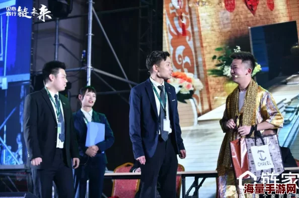 披风少年海角社区：传闻他在社区内秘密训练，竟然是未来的超级英雄候选人！