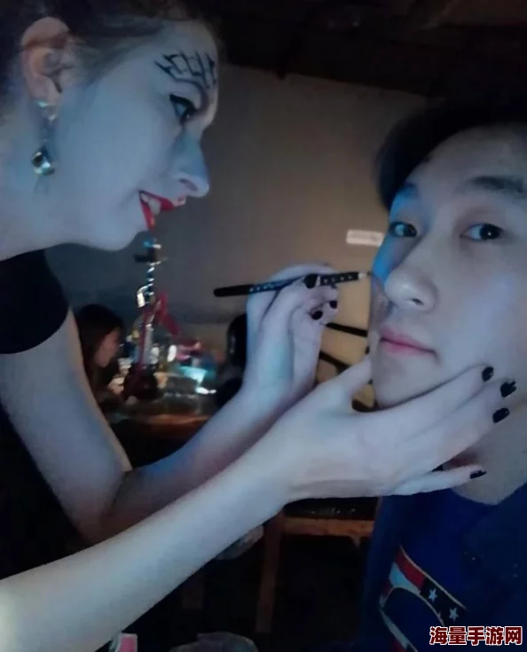 姐姐说家里没人我们可以在一起吗？她的提议让我心跳加速，难道这意味着我们的关系将更进一步？