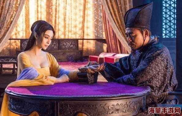 皇上托着临产的肚子，宫中紧张气氛弥漫，太医们全力以赴准备迎接新生命的降临