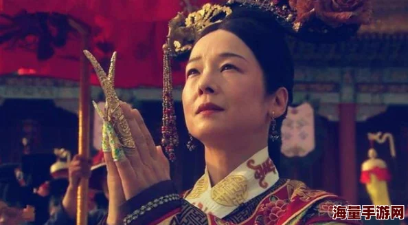 皇上托着临产的肚子，宫中紧张气氛弥漫，太医们全力以赴准备迎接新生命的降临