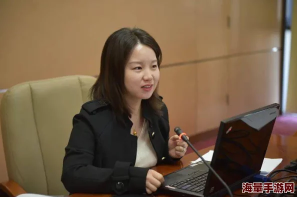 梁书记对依萍和靖雯的关心与指导持续加深，助力她们在工作中取得更大进展与成就