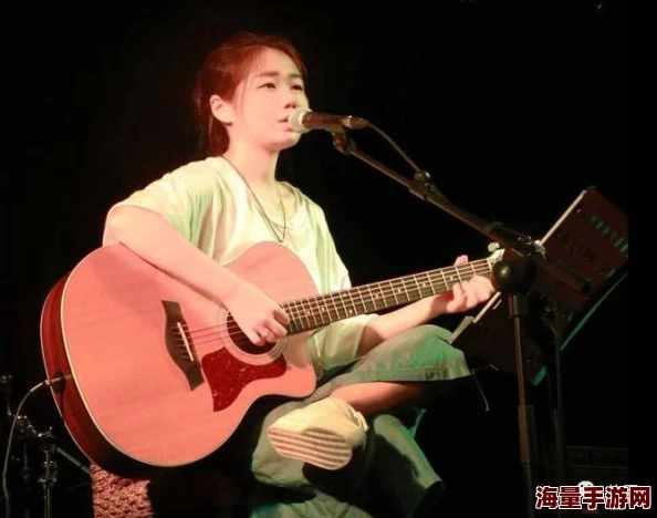 《十八岁新疆女rapper》惊曝其成功逆袭，成全球最年轻独立音乐人，热度飙升引发媒体关注！