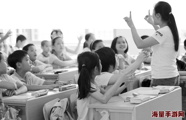 老师把秘扒开给男人爽一晚，竟然引发了全校师生的热议与讨论，背后隐藏着怎样不为人知的故事？