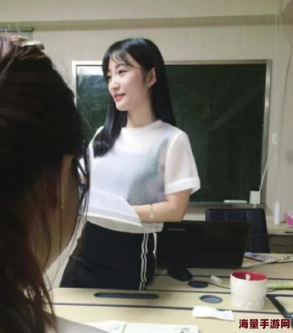 美女扒开尿孔白浆视频马尾30分钟，近日在社交平台引发热议，网友们纷纷讨论其内容和影响