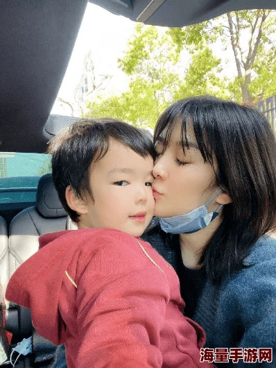 美女扒开尿口让男人30视频引发网友热议，许多人对这种内容表示不满，认为应加强对网络色情内容的监管
