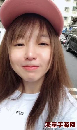 大胸美女放网站引发热议，网友纷纷表示支持与反对，认为应尊重个人选择与隐私权