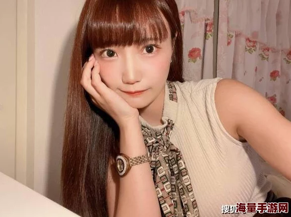 丰满白嫩白＊w，震惊！她竟然在直播中意外曝光了令人难以置信的秘密，引发网友热议！