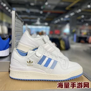 三叶草gw4333最新动态：全新配色发布，限量发售引发球鞋爱好者热议与期待