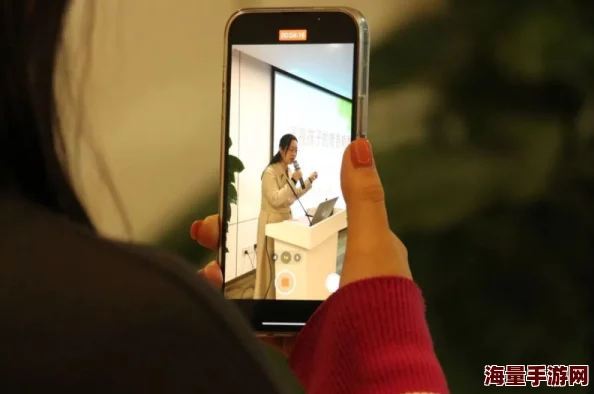 亲热男女视频在线观看网友认为该视频内容过于露骨，影响青少年心理健康，呼吁加强网络监管与内容审核