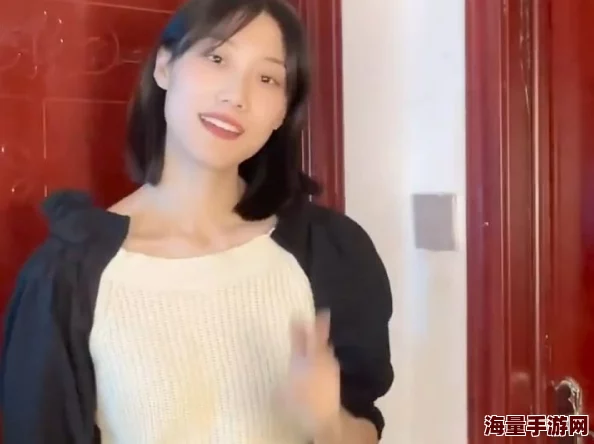 刘玥穿旗袍吃大洋屌，真是让人眼前一亮，传统与现代的结合太有趣了！