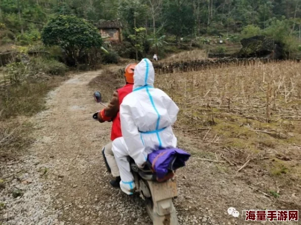 县城市场旱厕大白屁股偷拍，真是让人无语，这种行为太不道德了！