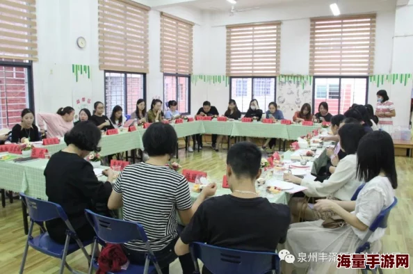 快乐学园环境优美，设施齐全，老师专业，孩子们都很开心