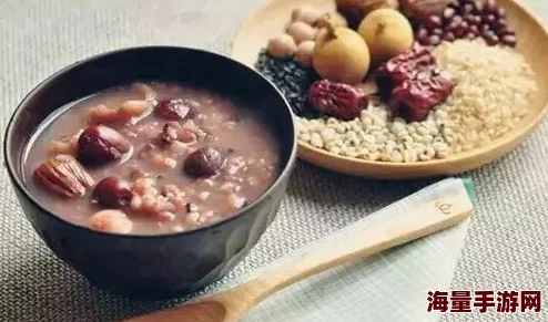 揭秘黑暗料理王紫米花生粥的创意做法，大米混搭新风味登场！