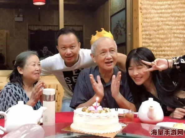 老头玩小嫩奶陈晴晴老刘青春夜佰味第三季让我们一起分享美食与快乐，点亮生活的每一天